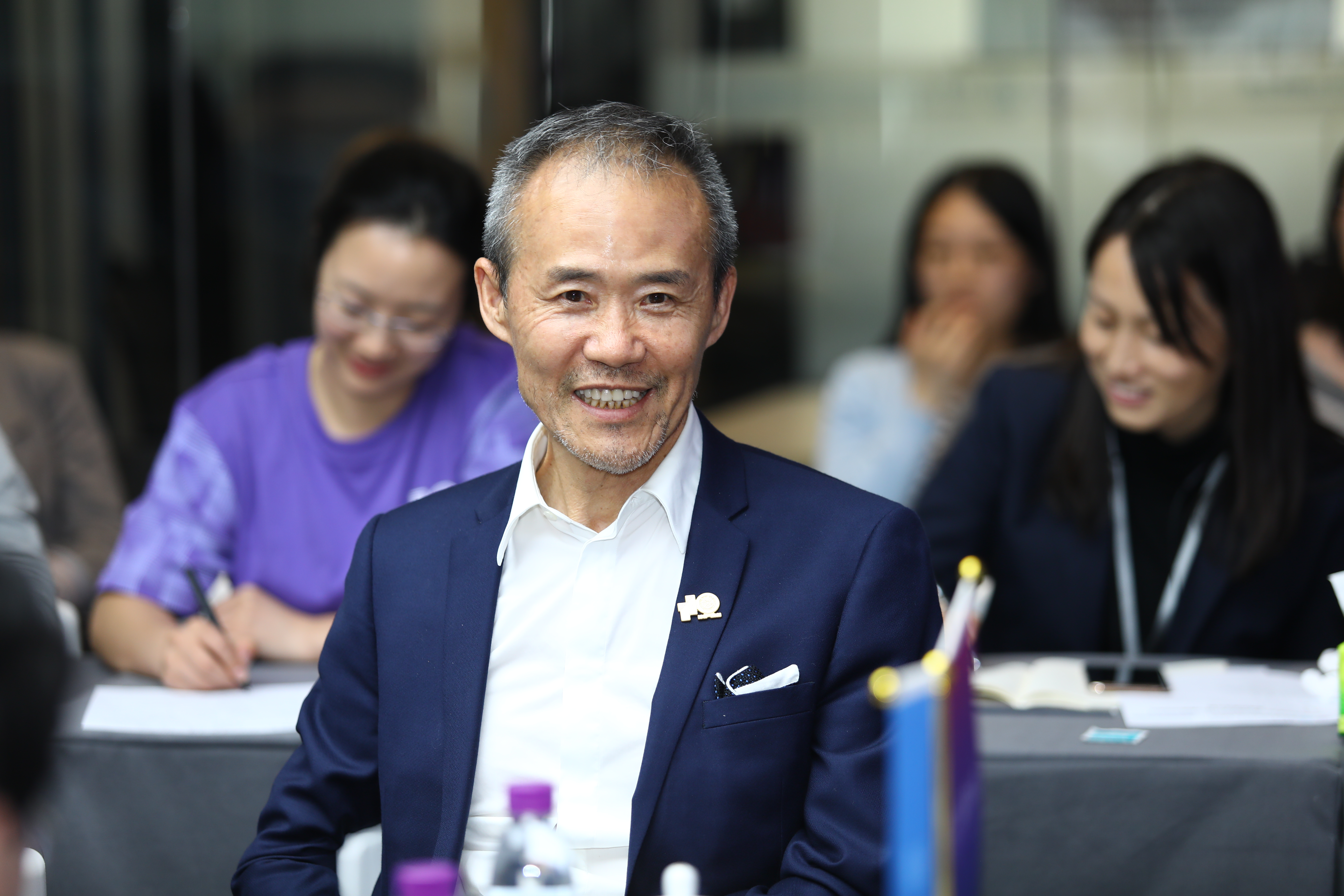 万科集团王石一行与清华万科拷贝漫画
师生面对面