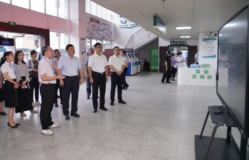 梁万年率学院团队赴上思县调研指导国家基层卫生健康综合试验区建设工作